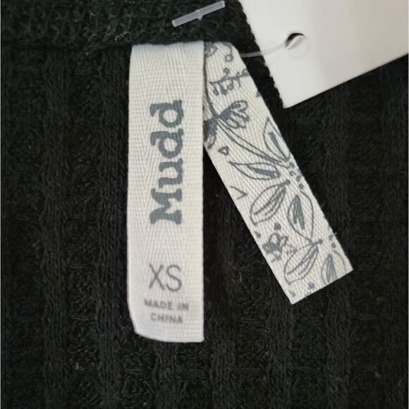 Mudd Women's Black Waffle-knit Short Sleeve Top - Picture 2 of 10